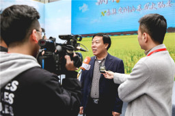 麻辣空間首次開放火鍋底料生產(chǎn)基地讓同行及媒體參觀